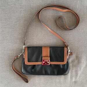 Chaps Leather Black and Tan Crossbody/Wristlet Purse